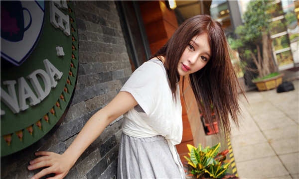 金凤想找一个女性生孩子给报酬-｛找个女人生孩子多少钱｝
